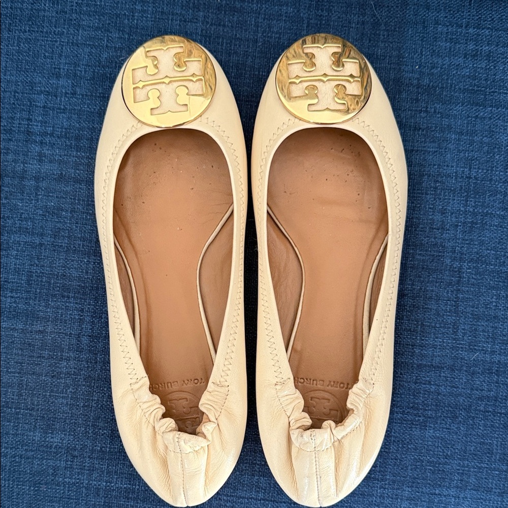 Tory Burch Cream Ballet Flats with Gold Emblem
